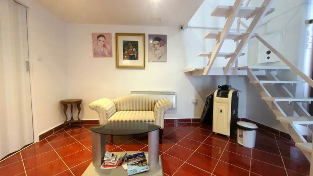 VII. Ker�let, HERN�D utca, 21 m2-es, �zlethelyis�g utcai bej�rattal