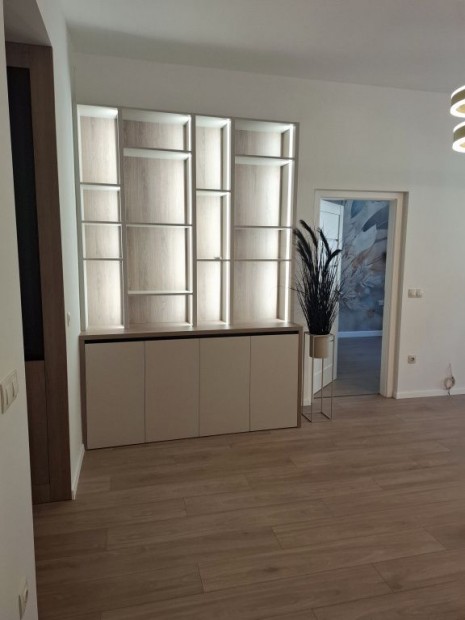 VII. Ker�let, Istv�n utca, 66 m2-es, t�rsash�zi lak�s, 2+1 szob�s