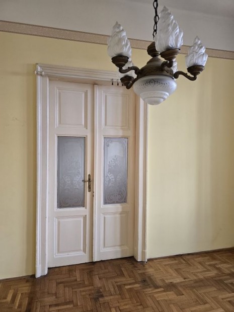 VII. Ker�let, Rottenbiller utca, 70 m2-es, t�rsash�zi lak�s, 2+1