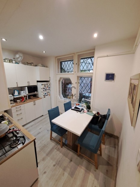 VII. ker�leti elad� t�gla t�rsash�zi lak�s