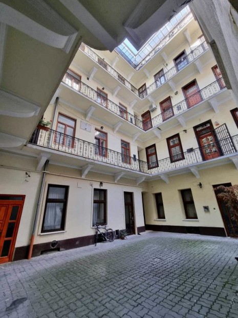 VI. Kerület, Bajnok utca, 61 m2-es, 1. emeleti, társasházi lakás