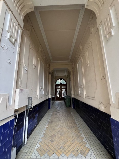 VI. Kerület, Hősök teréhez közel, 51 m2-es, magasföldszinti,