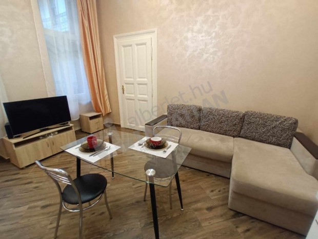 VI. ker�let Szondi utc�ban 50 m2-es 3 SZOB�S,