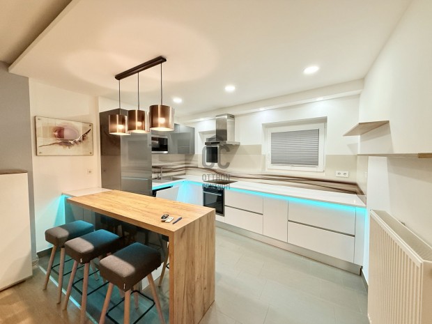 VI. ker�leti elad� t�gla t�rsash�zi lak�s