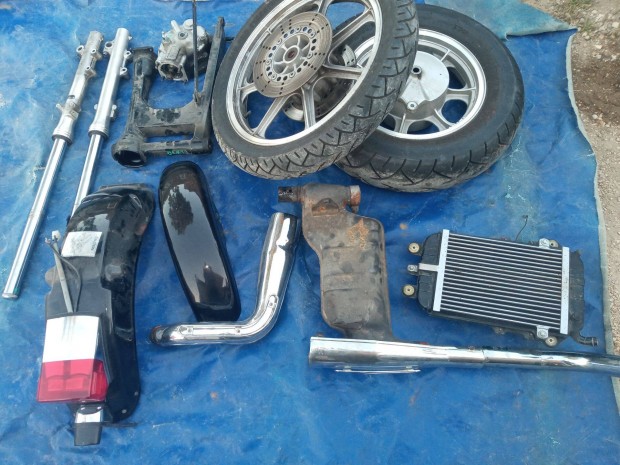 VN 750 Vulcan alkatr�sz