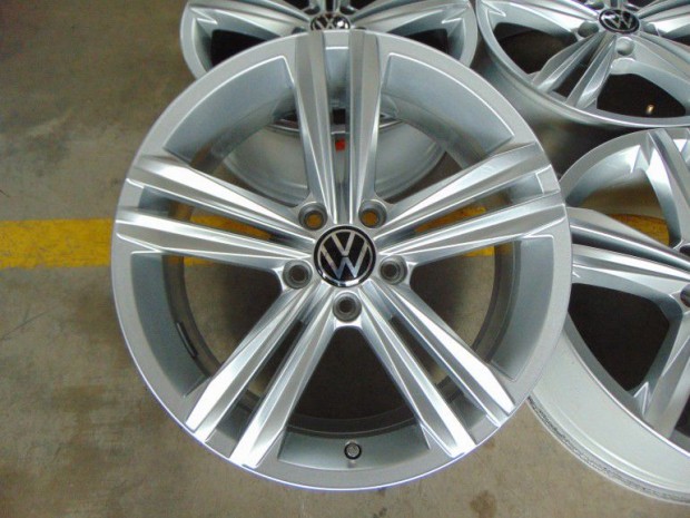 VOLKSWAGEN TIGUAN (2016-) Felni