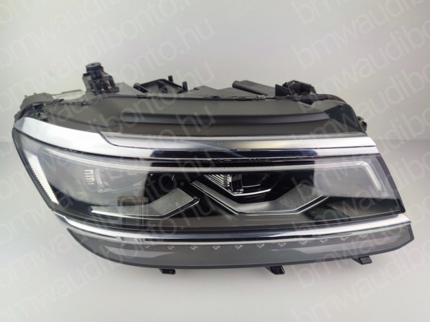 VOLKSWAGEN TIGUAN (AD1, AX1) Jobb első LED fényszóró (5NB941114D)