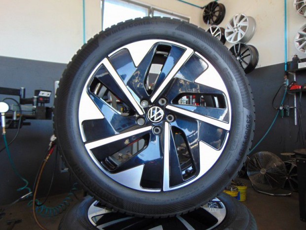 VOLKSWAGEN (2023-11-) Gumi s felni egyben