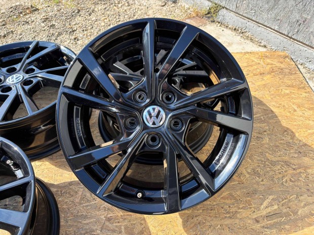 VW 16" 5x112 fekete alufelni eladó 16 coll Golf Caddy Touran
