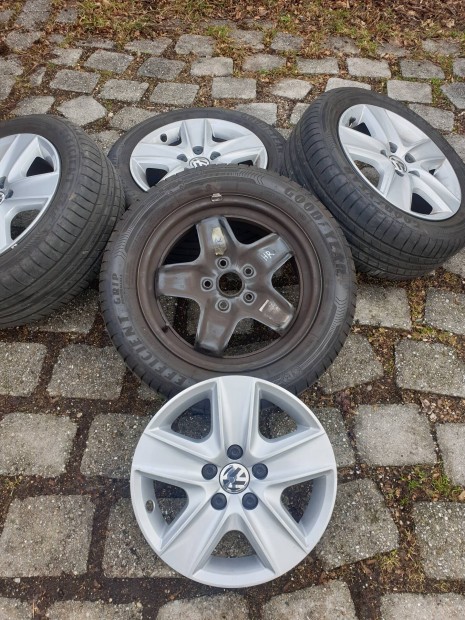 VW 16" struktur acélfelni szett, 6mm-es Goodyear nyárival 2018