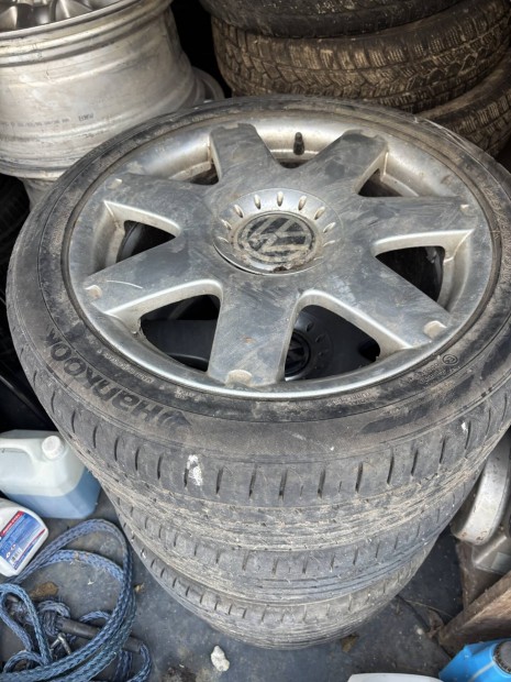 VW 17" alufelni garnit�ra j� �llapot� gumikkal