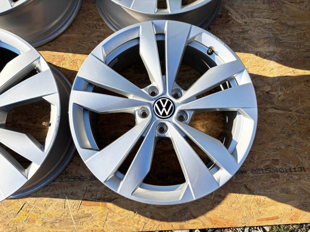 VW 18" 5x112 gy�ri �j alufelni elad� 18 coll Golf Jetta Caddy ID3