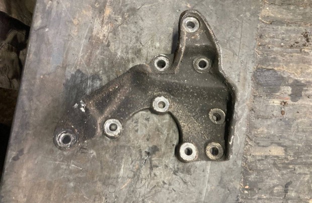 VW 1.9 Tdi szervó konzol