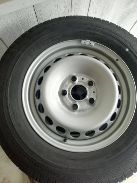 VW 205 75 R16C garnitúra eladó! Új garnitúra!