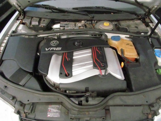 VW 2.3 V5 motor alkatrszek eladk 