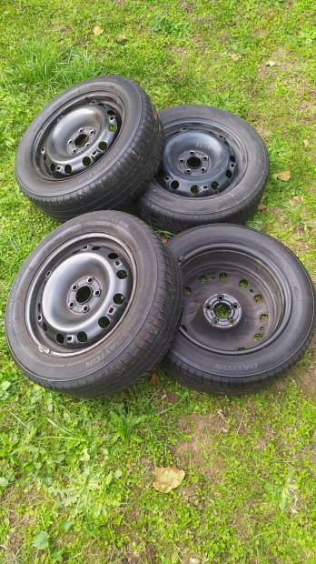 VW 5x100-as acl felnin 185/60R15 nyri szett (4 db) 