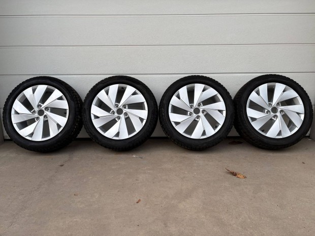 VW 5x112 17" alufelnik tli gumikkal olcsn