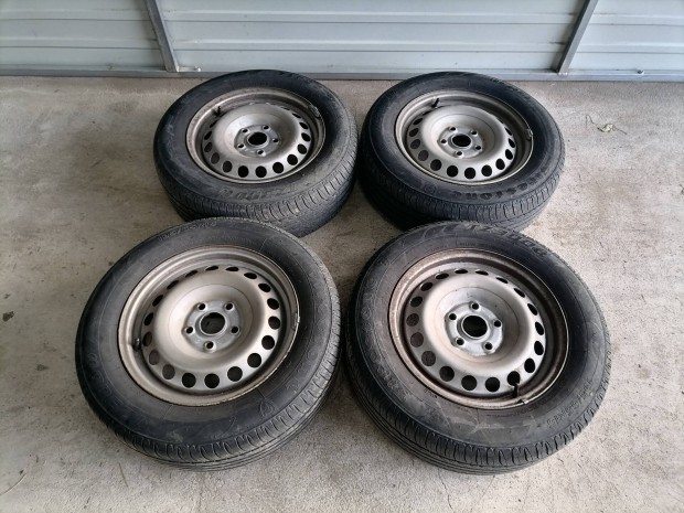 VW 5x112 lemezfelni 195/65 R15 nyri gumival