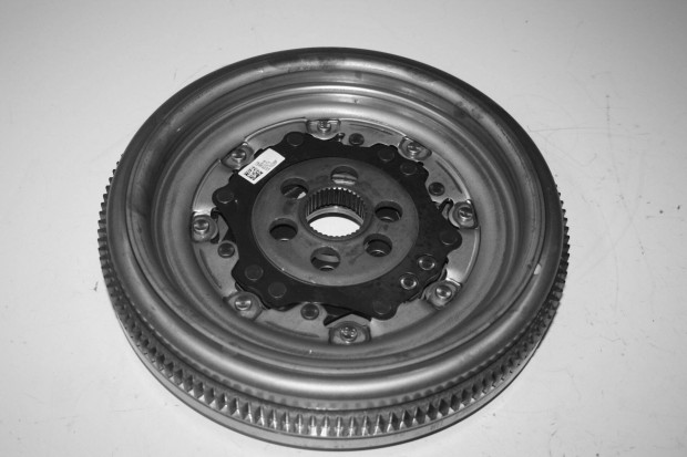 VW-AUDI 6 seb. 140LE-170LE 1.4 TFSI TSI DSG lendkerék 03C105266F