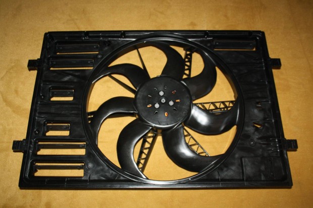 VW AUDI SEAT Skoda Hűtőventillátor 5Q0121203De