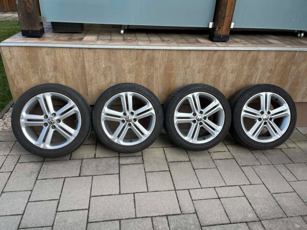 VW Alukerekek 215/45/R16 Ny�ri Gumival
