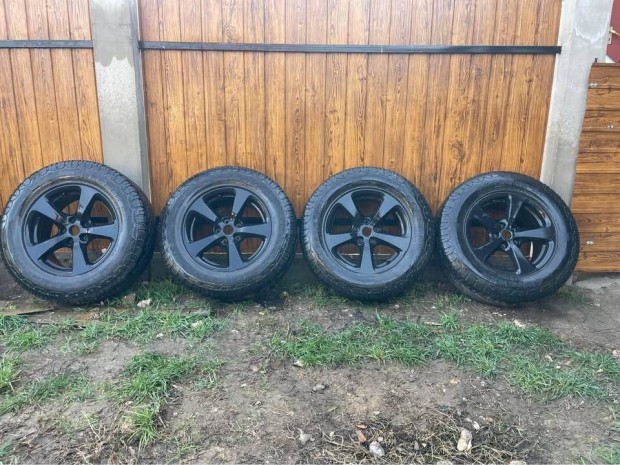 VW Amarok , BMW X5 alufelni 255/65 R17 terep gumikkal