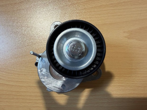 VW/Audi/Skoda/Seat 1.6/2.0 TDI hosszbordás szíjfeszítő + ékszíj szett