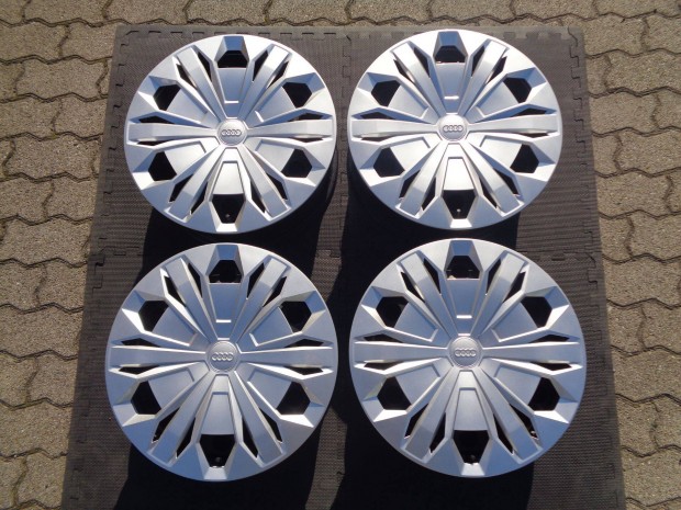 VW-Audi gy�ri lemezfelni 17-es, 5�112-es d�szt�rcs�val �jszer�en elad�