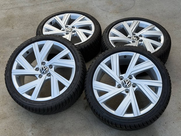 VW Bergamo 18 téli szett 225/40R18 gumi Golf 8 7 6 5 Jetta Caddy