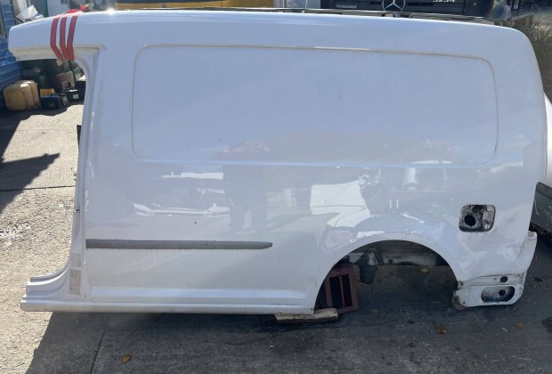VW Caddy III (2K) Maxi bal hátsó negyed