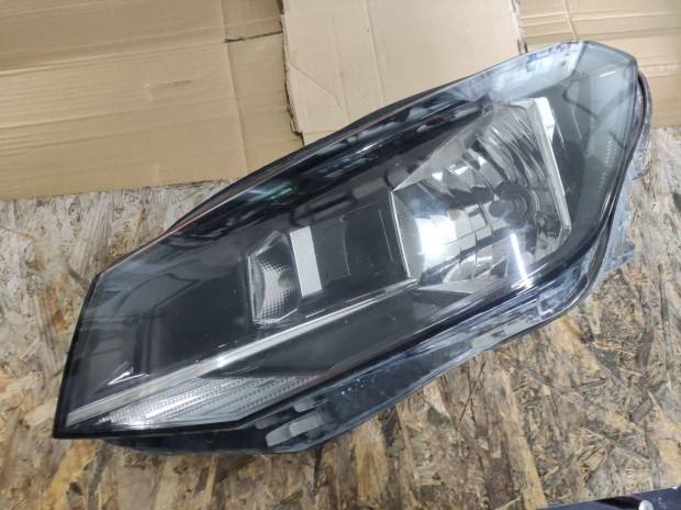VW Caddy IV 2015-2020 bal első lámpa fényszóró