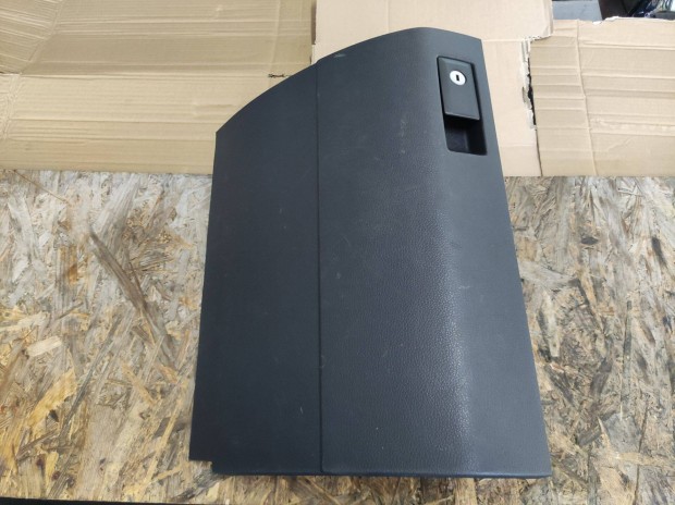 VW Caddy IV kesztytart ajt