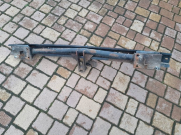 VW Caddy bontott vonóhorog 2004-től