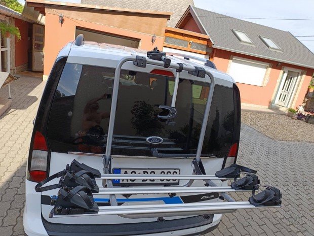 VW Caddy �s vagy Ford Tourneo ker�kp�r sz�ll�t�