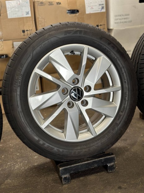VW Caddy gyri 16 Zoll alufelnik nyri gumikkal