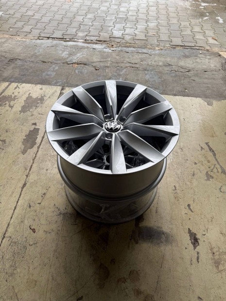 VW Chennai 8x19 ET40 5X112 57,1 ez�st gy�ri garnit�ra elad�!
