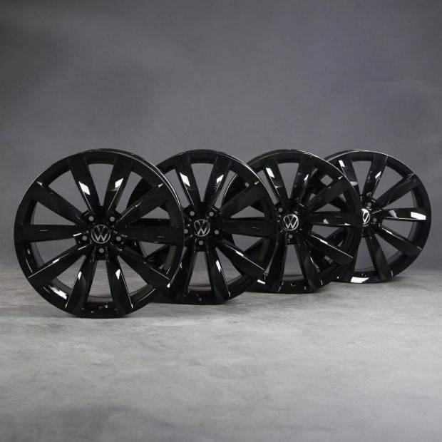 VW Chennai 8x19 ET40 5X112 57,1 lakk fekete gy�ri garnit�ra elad�!