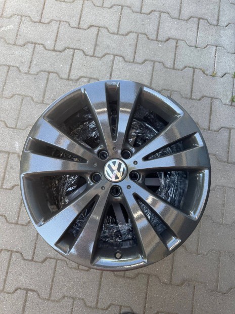 VW Chicago 8x18 ET44 5x112 57,1 garnitra elad!