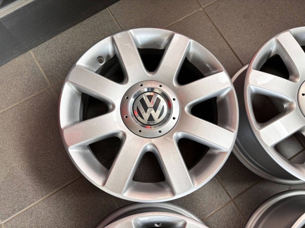 VW Golf 16" 5x112 gyári alufelni eladó 16 coll Caddy Jetta