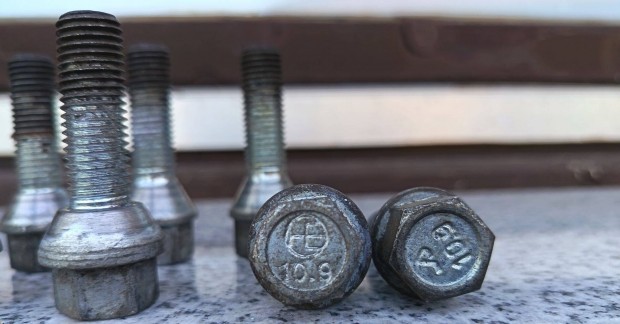 VW Golf 2Ker�kcsavar garnit�raalufelnihez k�pos