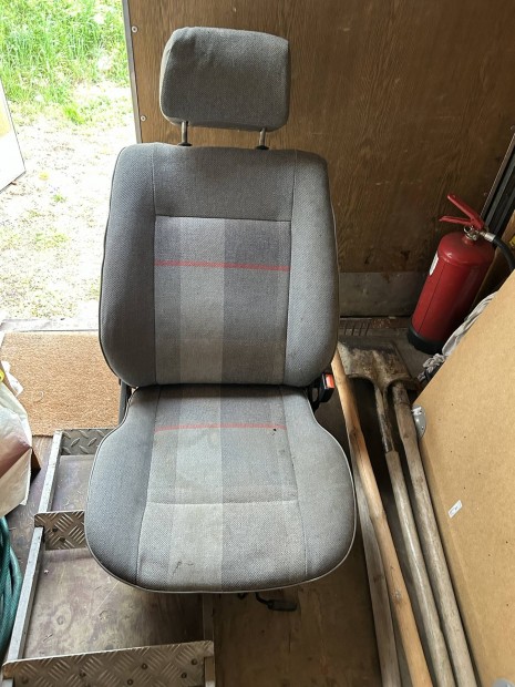 VW Golf 2 hűtőrács és egyéb alkatrészek eladók