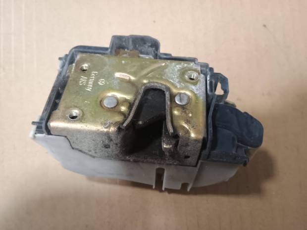 VW Golf 3 bal els� ajt� z�rszerkezet 1H1 837 015