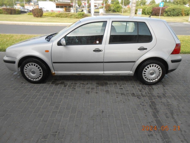 VW Golf 4,1997-es,1,9TDI(66KW-90LE) bontódik Tapolcán
