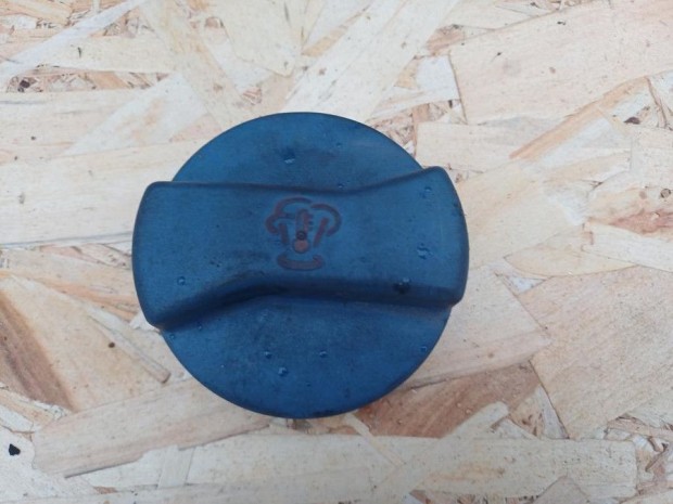 VW Golf 4 (1997-2003) Kiegyenl�t�tart�ly Sapka