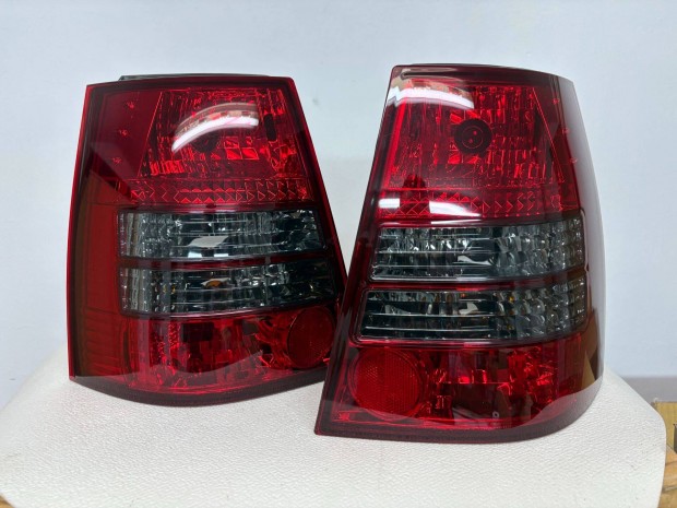 VW Golf 4 / Bora 99-06 kombi hátsó lámpa