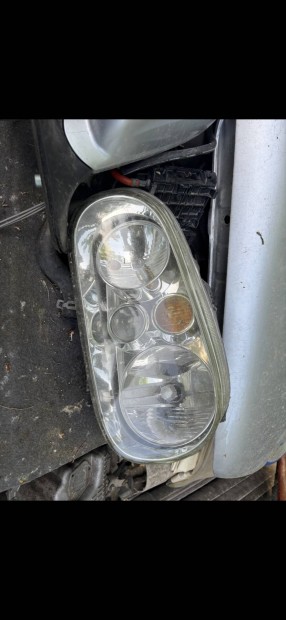 VW Golf 4 bal els fnyszr lmpa