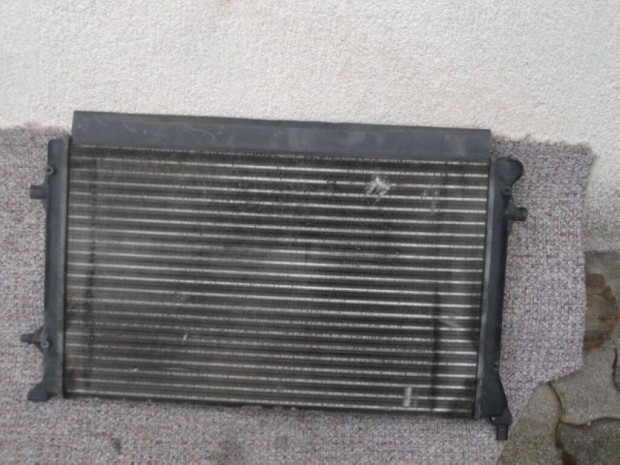 VW Golf 5 Audi A3 vízhűtő 1K0121251DL