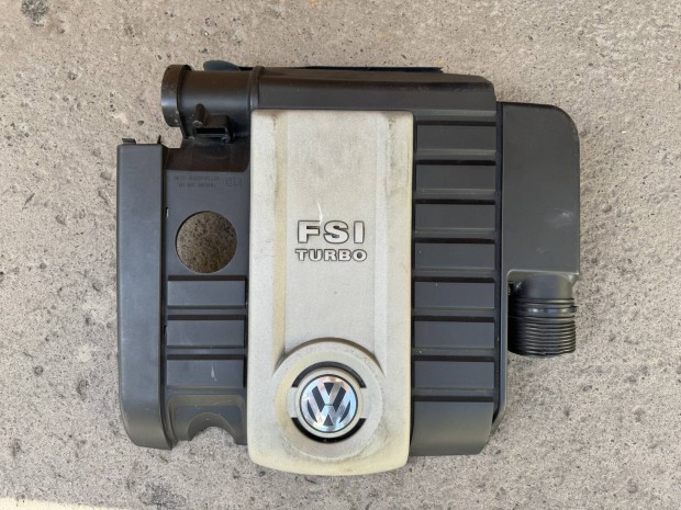 VW Golf 5 FSI motorburkolat