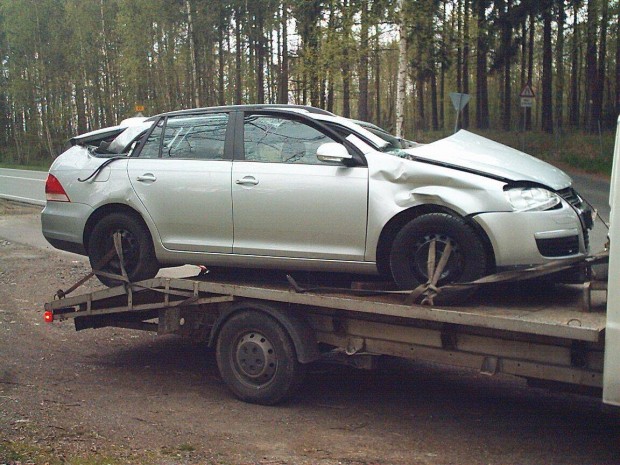 VW Golf 5 Variant,2008-as,1,9PDTDI-ről :23179 km-t hasz. jobbelső ajtó