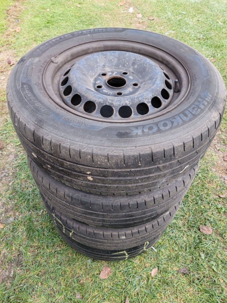 VW Golf 5 gumi lemezfelnivel(Hankook)